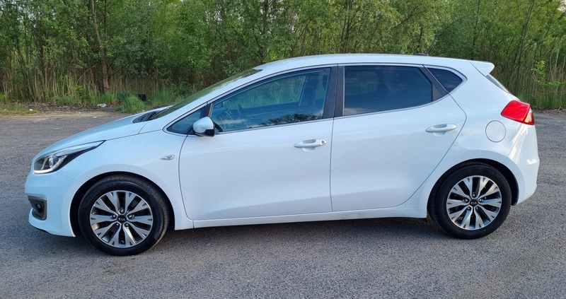 Kia Ceed cena 43500 przebieg: 183000, rok produkcji 2016 z Zawiercie małe 562